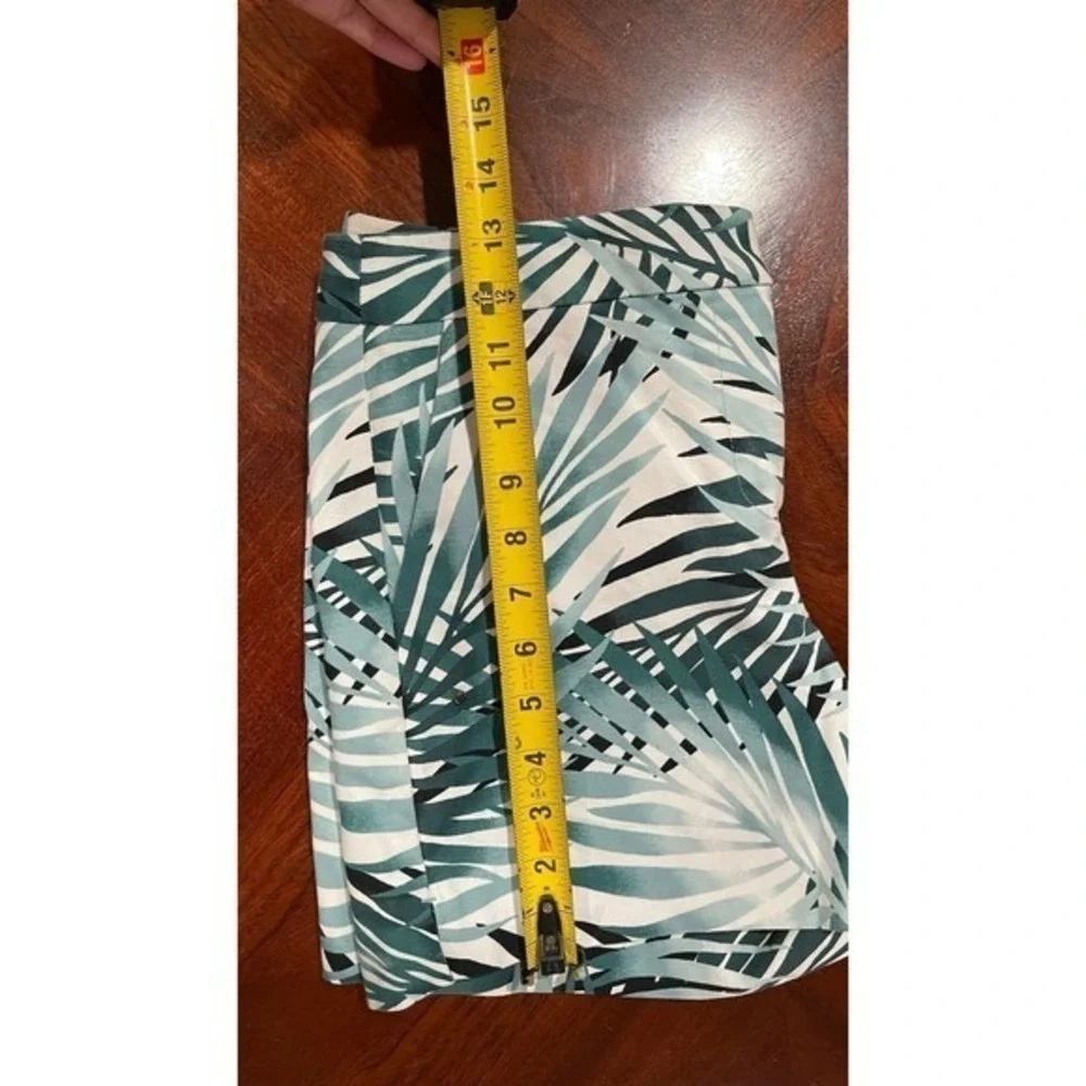 White House Black Market Tropical Palm Print Shorts‎ Size 0 Short Resort